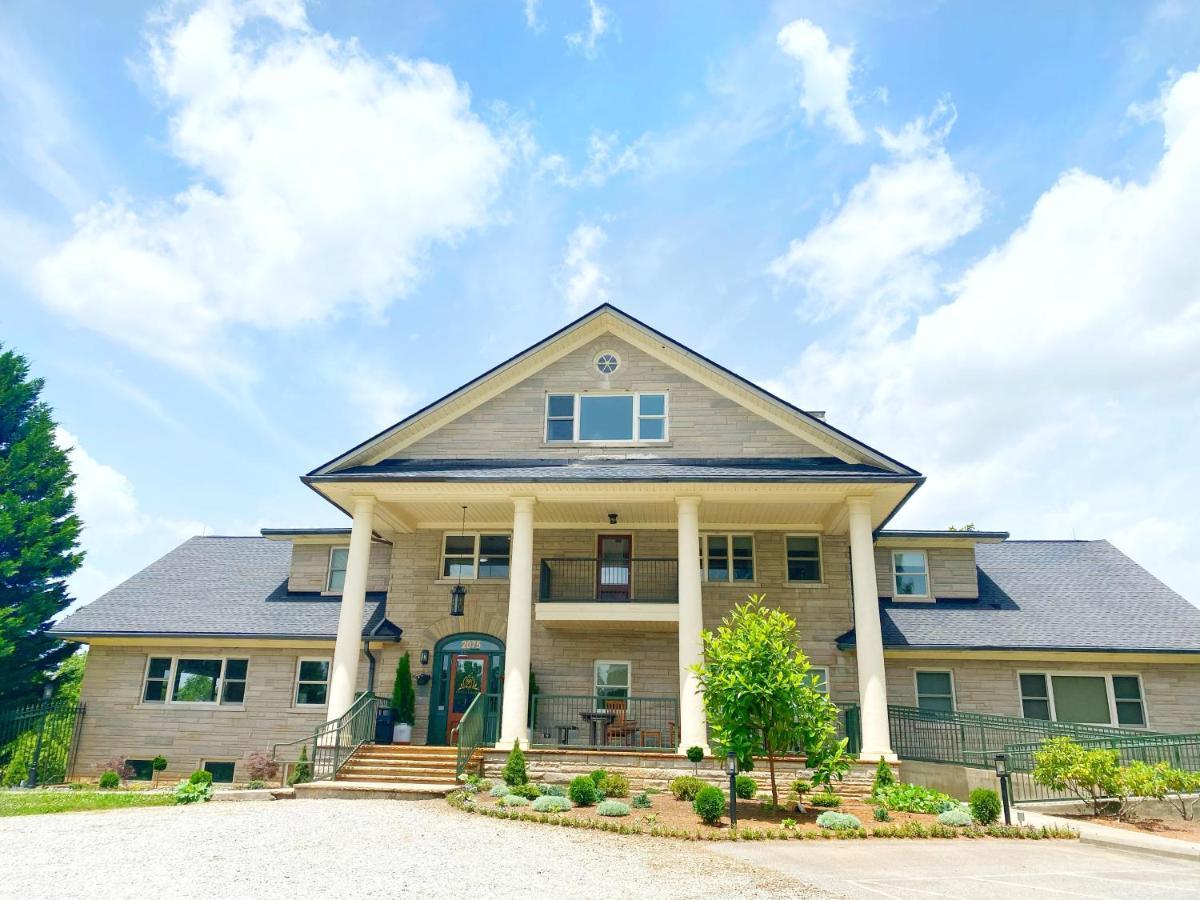 Skylaranna Resort & Spa Hendersonville Bagian luar foto