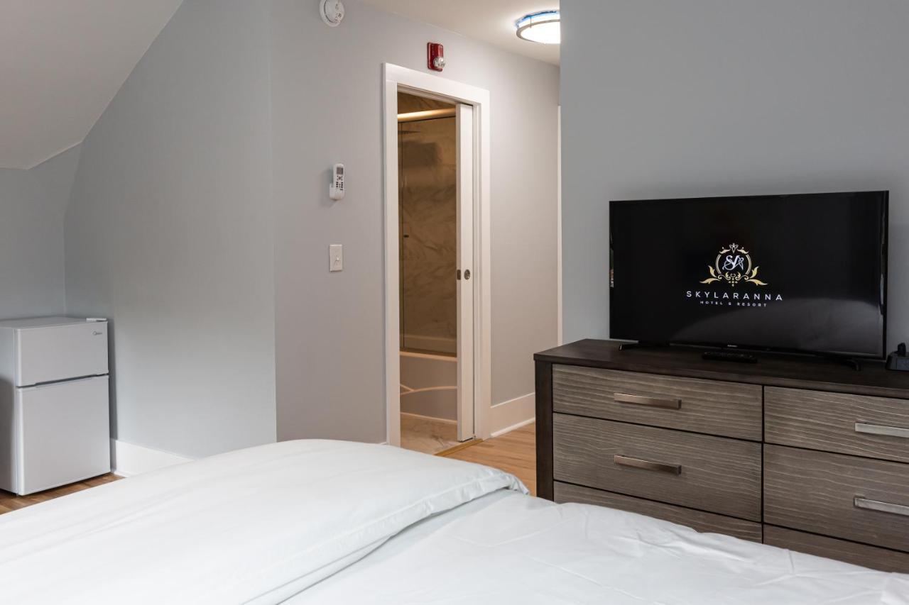 Skylaranna Resort & Spa Hendersonville Bagian luar foto